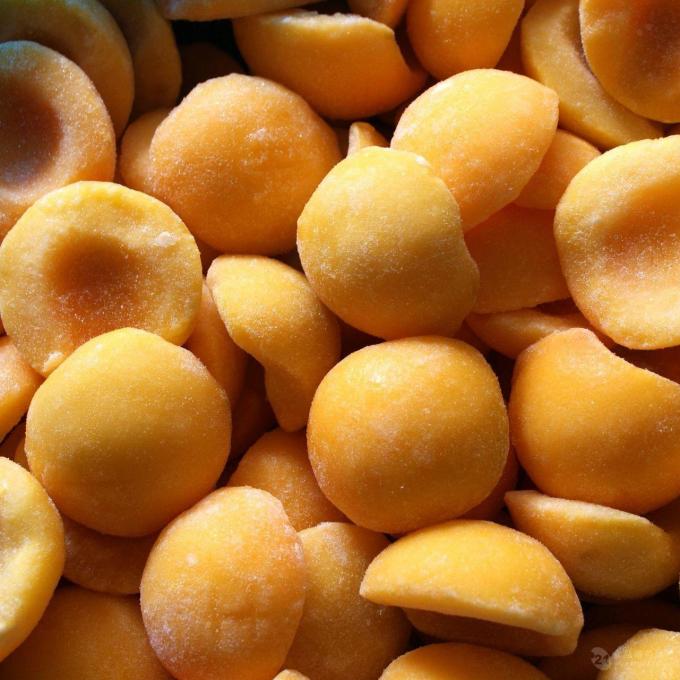 IQF Органические половинки желтого персика Замороженные фрукты Сладкий вкус Массовая упаковка Консервированная вода Мякоть Целые кубики Доступны ломтики 0